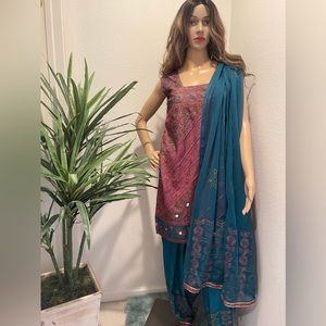 Beautiful embossed Patiala Salwar Kameez with Dupatta - New!